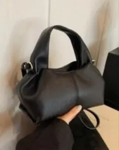 ブラック 餃子型ショルダーバッグ