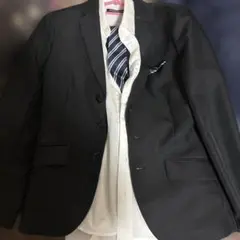 黒のスーツセット（シャツ・ネクタイ付き）150cm