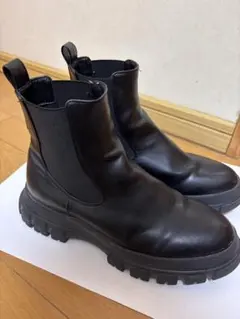 ブラックレザーサイドゴアブーツ　Lサイズ