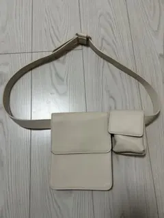 LOWRYS FARMオフホワイト ベルトバッグ ショルダーバッグ