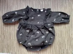 黒 花柄 フリル付きロンパース　petit main 水通しのみ