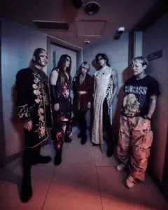 マダラニンゲン　Dir 京　着用　コート　direngrey DIR EN GREY・京の考案キャラによる「マダラニンゲン
