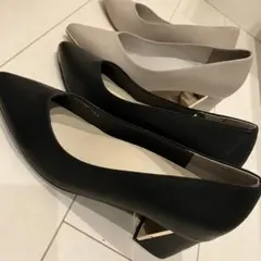 RANDA 3E幅広 ゴールドパーツVカットパンプス 2足セット