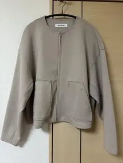 ナチュラルビューティーベーシック　ノーカラージャケット