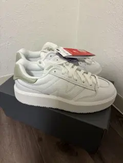 【週末限定価格】New Balance スニーカー CT302