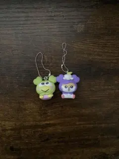 TWICE サンリオ　カプセルトイ　2点セット