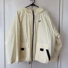 Nike フード付きナイロンジャケット クリーム色