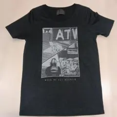 LOUNGE LIZARD（ラウンジリザード）グラフィックプリントTシャツ 黒のサムネイル