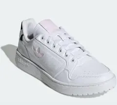 adidas スニーカー