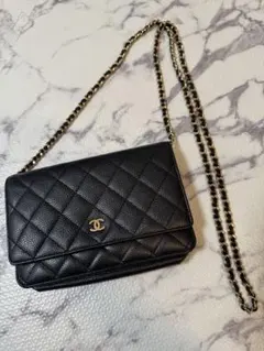 CHANEL クラシックキャビアスキン　チェーンウォレット希少　ゴールドのサムネイル