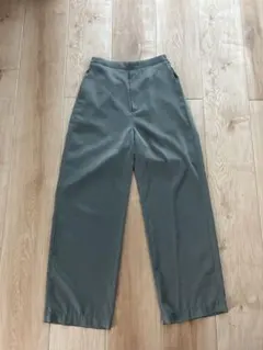 UNIQLO WOMEN サテンリラックスストレートパンツ　Sサイズ　グリーン