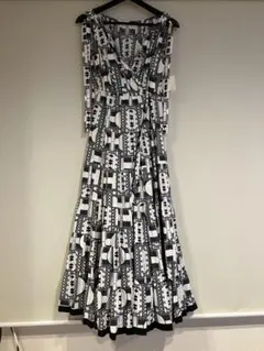 【新品タグ付】laubeblanc Geometric tiered Dress