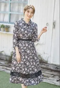 【toccoトッコ】フリルネック＆りぼんレース切り替えフラワープリントワンピース