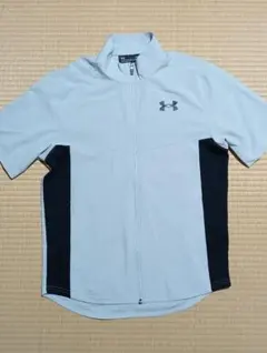 Under Armour ライトグレー ジップアップシャツ
