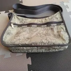 LeSportsac　　花柄刺繍 ショルダーバッグ