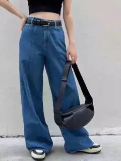 美品 COS レザー クロスボディ クレセント バッグ