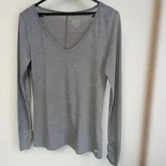 HOLLISTER グレー Vネック 長袖Tシャツ