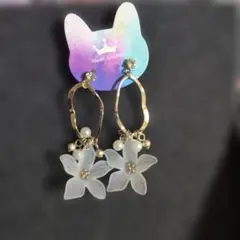 フラワーモチーフ ゴールド調 ピアス