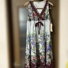 QVC 新品未使用タグ付き　フローラルデザイン Vネック ワンピース