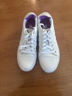 adidas adicross ホワイトスニーカー