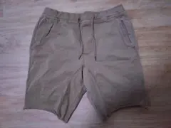 Hollister ベージュショートパンツ