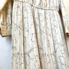美品　クチュールブローチ　長袖　花柄ロングワンピース　フレア　クリーム色　L