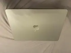 Apple M3チップ搭載13インチMacBook Air 美品