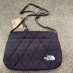本日価格　新品THE NORTH FACE Geoface Pouch