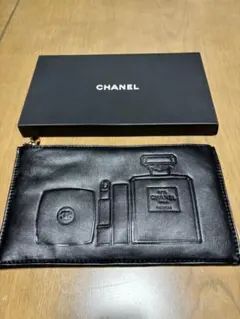 【CHANEL】　N°5 エンボスレザーポーチ