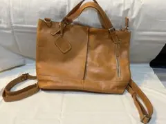 美品《carcru》3way レザーバッグ キャメル シボ革 表参道 ロゴ刻印 