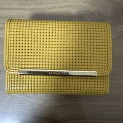 NINA RICCI ニナリッチ・牛革 三つ折り財布 折財布（イエロー