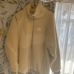 Nike フリースジャケット アイボリー