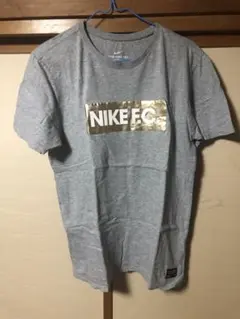 ナイキtシャツ　グレー金　Mサイズ 美品　正規品！