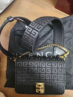 V*y様 気まぐれ値下げ新品Givenchyブラックショルダーのサムネイル
