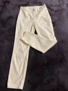 ユニクロ　ウルトラストレッチハイライズクロップドレギンスパンツ