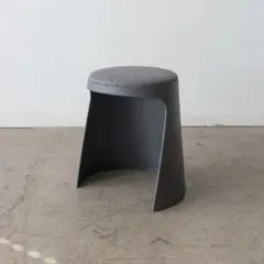 グレーのモダンスツール