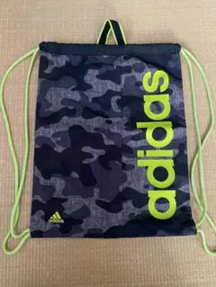 adidas カモフラージュリュック