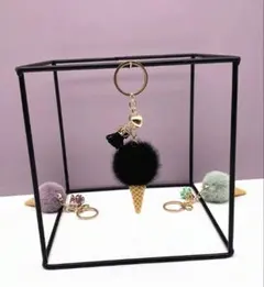 Item thumbnail for item e721b8ff-1c24-46f8-850e-7b61aeeb6fbf