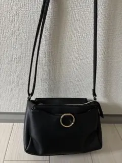 ハニーズ　リング付きブラックショルダーバッグ