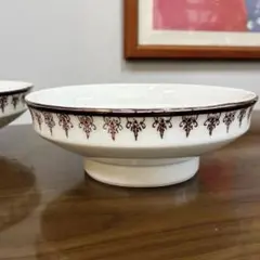 白磁　深鉢　器　高台付き　脚付き　赤絵　昭和モダン　昭和レトロのサムネイル