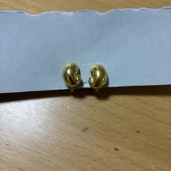 ゴールド フープイヤリング 曲線デザイン