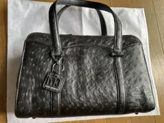 オーストリッチ風レザー （合皮）黒ハンドバッグ