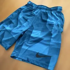 NIKEナイキハーフパンツ／ドライフィット／ターコイズブルー　人気Lサイズ