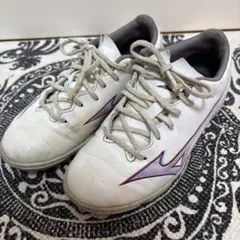 ミズノ　サッカーシューズ ホワイト　トレーニングシューズ