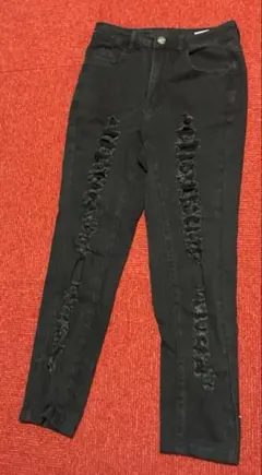 ダメージジーンズ