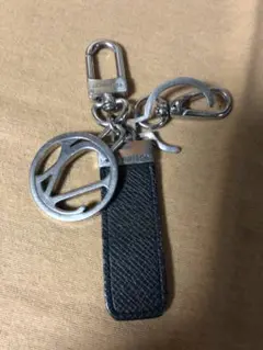 LOUIS VUITTON ルイヴィトン キーホルダー タイガ メンズのサムネイル