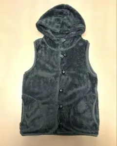 フード付きダークグリーンフリースベスト