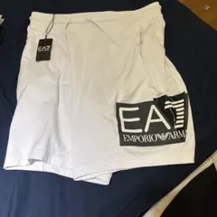 タグ外れ新品EA7 Emporio Armani ショートパンツ ホワイトのサムネイル