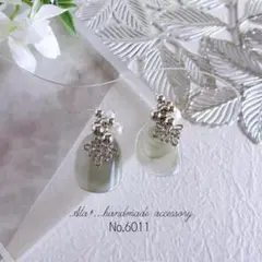 No.6011　シックなグレーカーブサークル上品透し×パール　ピアス/イヤリング
