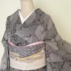 夏物　洗える型染め絽の小紋（花唐草、古典文）裄67 化繊物　美品 夏物 洗える型染め絽の小紋（花唐草、古典文）裄67 化繊物 美品 - メルカリ